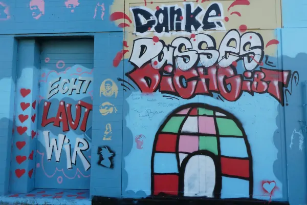 Graffiti Aktion in der Kreisstraße