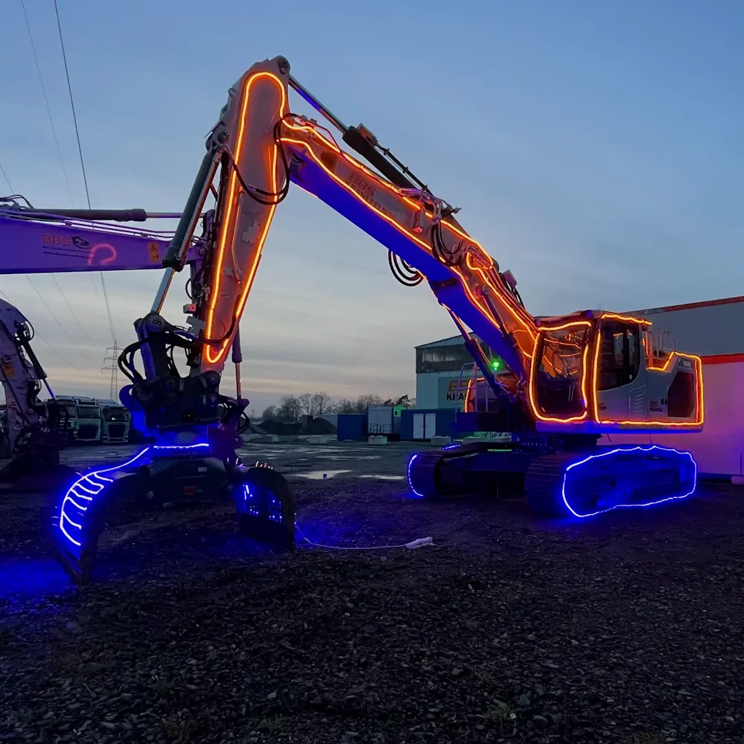 FdW 2025 KW 01 Foto der Woche 1/25: Beleuchteter Bagger