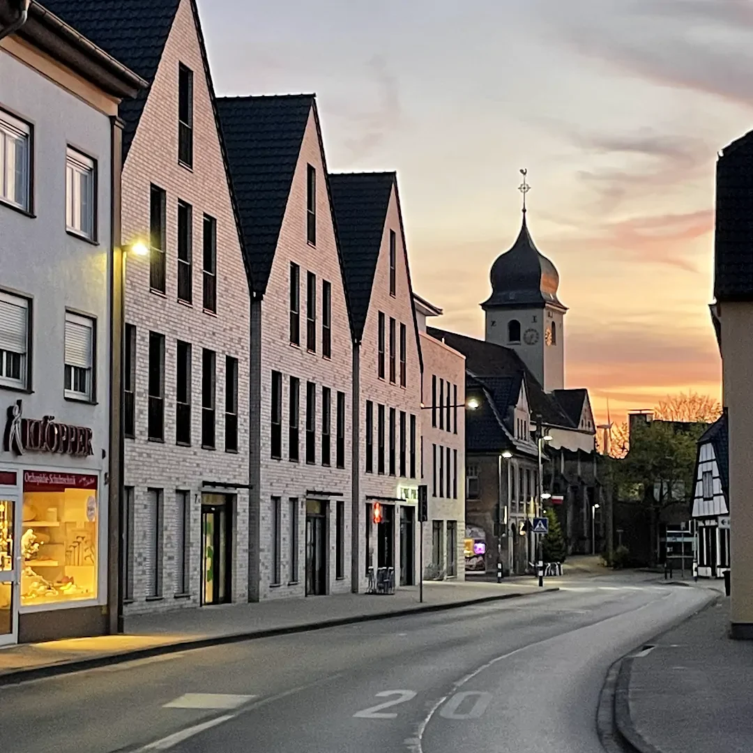 Bork Hauptstraße Bork Hauptstraße im Abendlicht